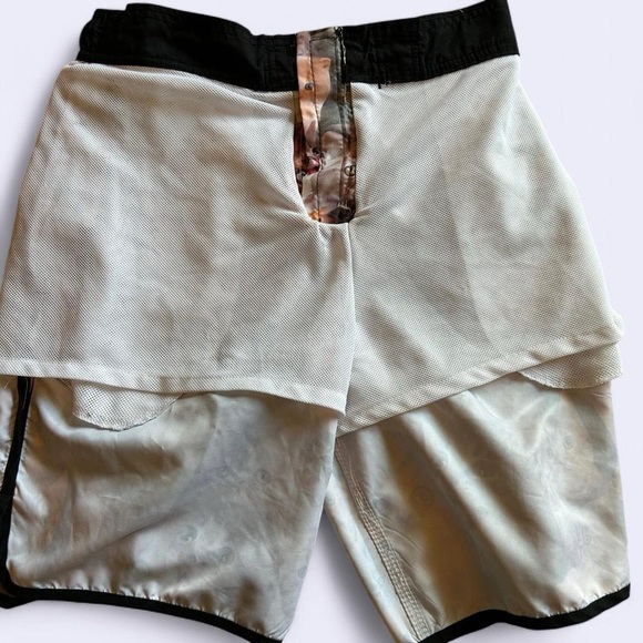 Bioworld Men’s Cat Meme Swim Trunks – Size M | Funny Kitten Board Shorts - Picture 4 of 7